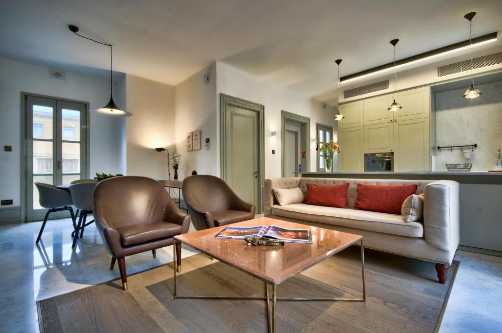 10 Strait Street Apartments 4