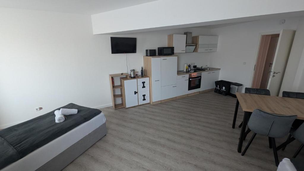 LeHaStays Apartments - FS7 I Küche I WLAN I SmartTV I Einzelbetten I Parkplatz 8