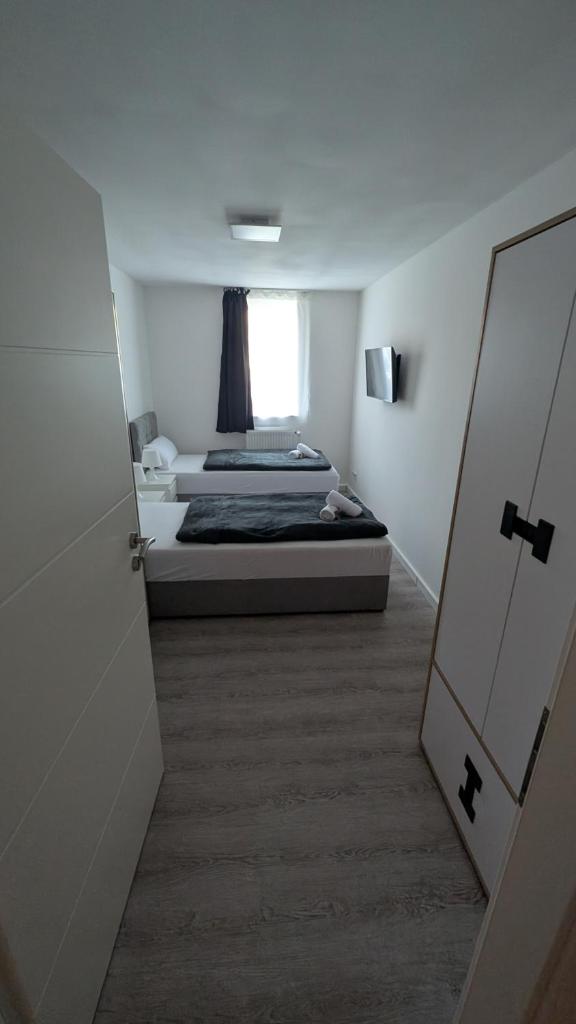 LeHaStays Apartments - FS7 I Küche I WLAN I SmartTV I Einzelbetten I Parkplatz 6