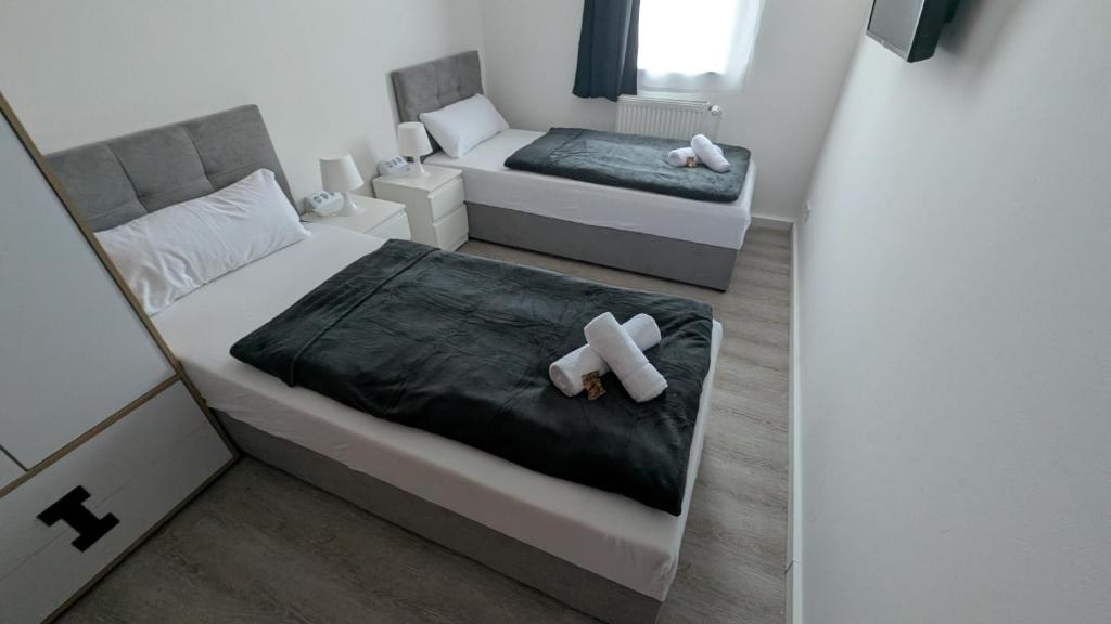 LeHaStays Apartments - FS7 I Küche I WLAN I SmartTV I Einzelbetten I Parkplatz 2