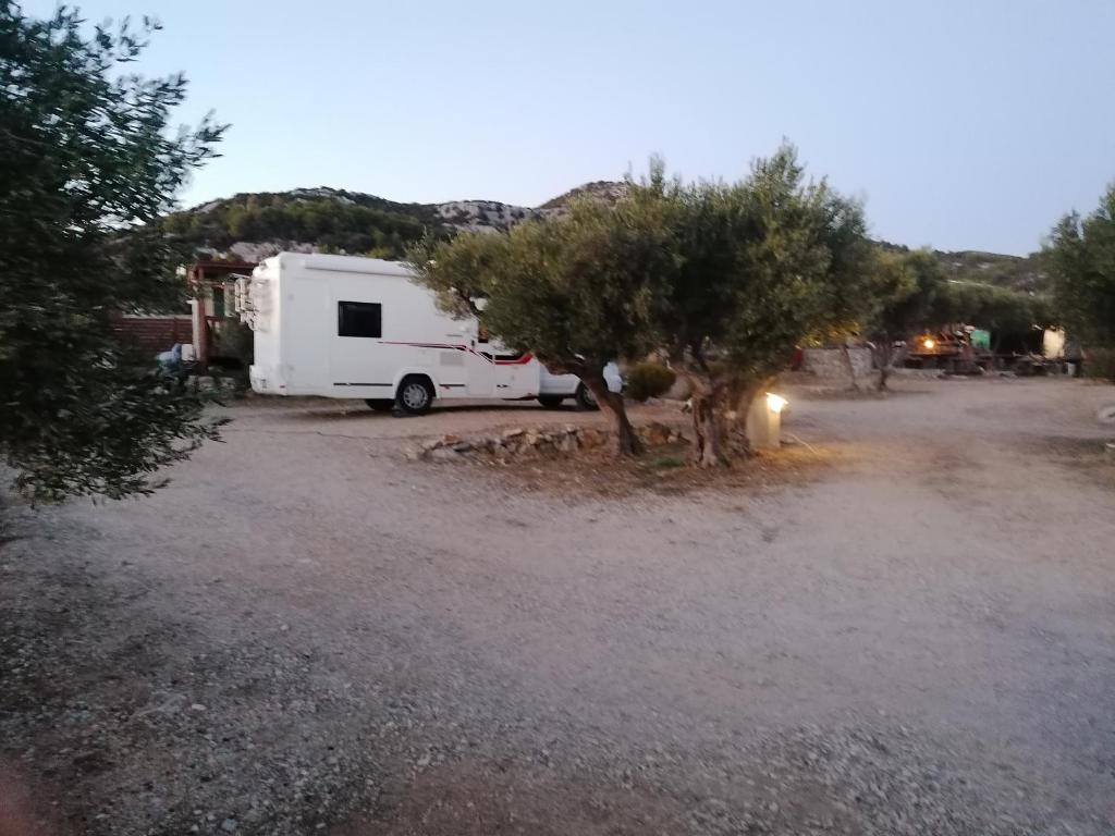 Camp Kopito 8