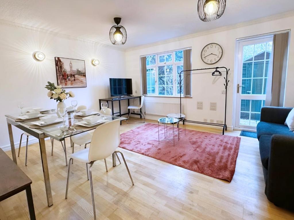 Three Bedroom House Near London Bridge 5