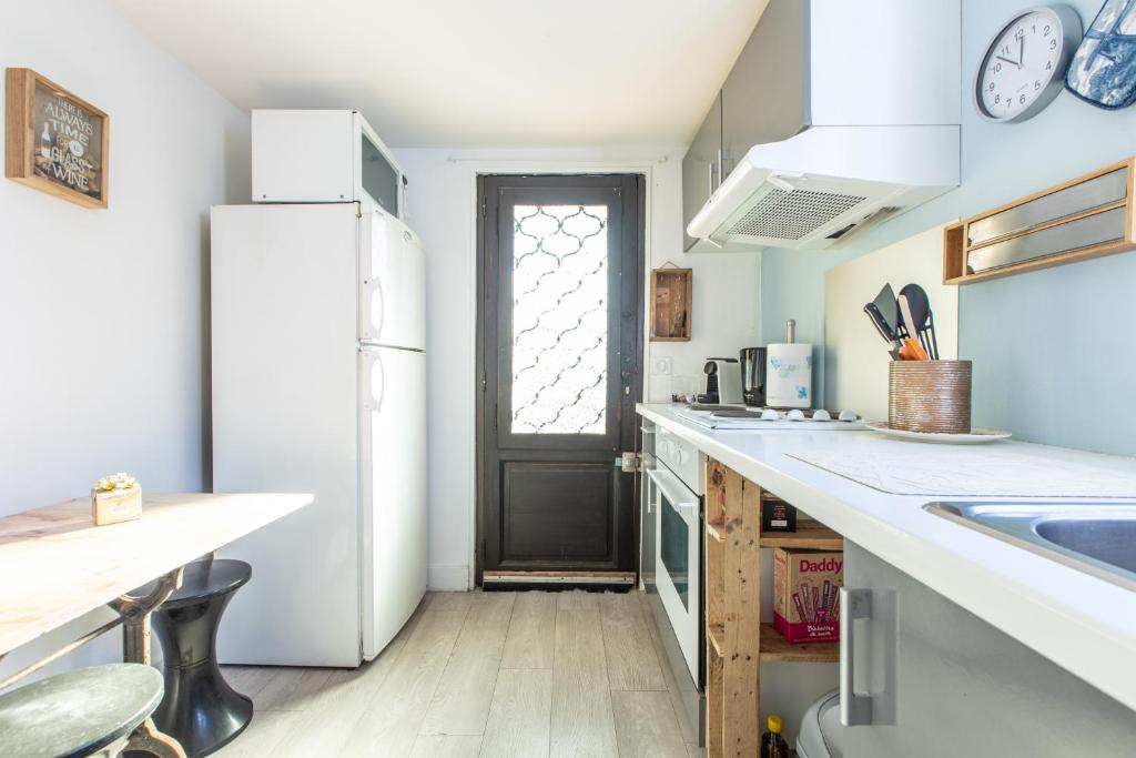 LB Vacation Rentals I Charming Little Bucolic House 5-Min From City 8