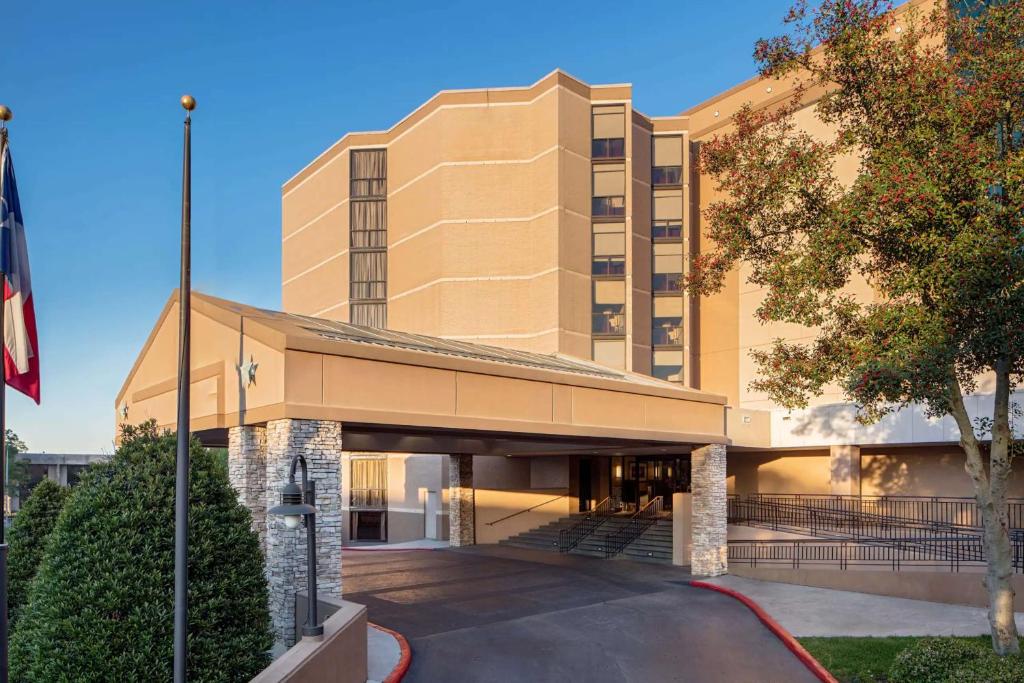 Hyatt Regency Houston Intercontinental Airport Image