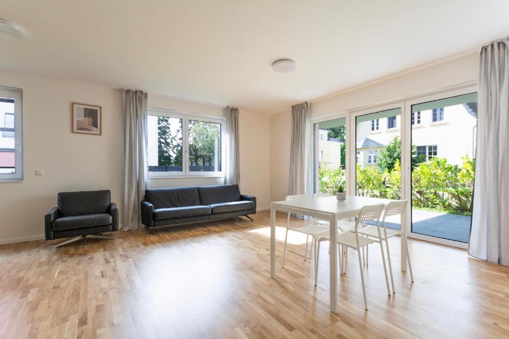 T&K Apartments - BERGISCH GLADBACH - 7 Comfortable Apartments - 20 min to Fair Messe Cologne 2