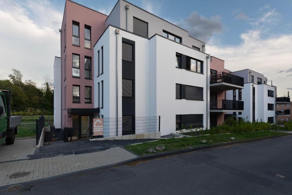 T&K Apartments - BERGISCH GLADBACH - 7 Comfortable Apartments - 20 min to Fair Messe Cologne 3