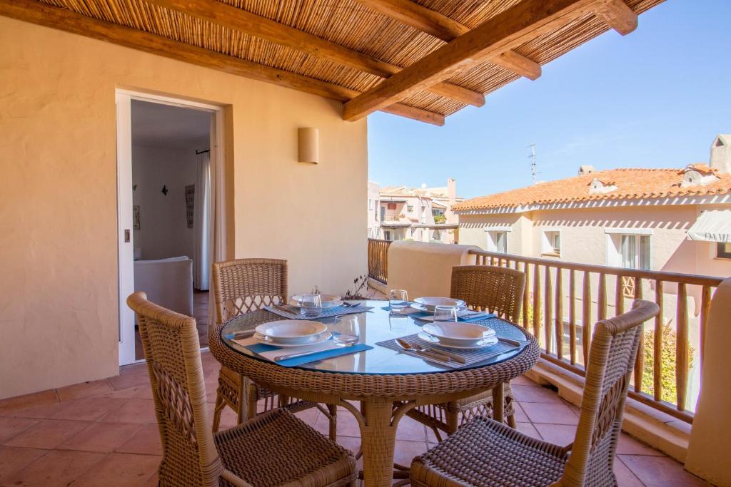GuestHost - Porto Cervo square APT W parking