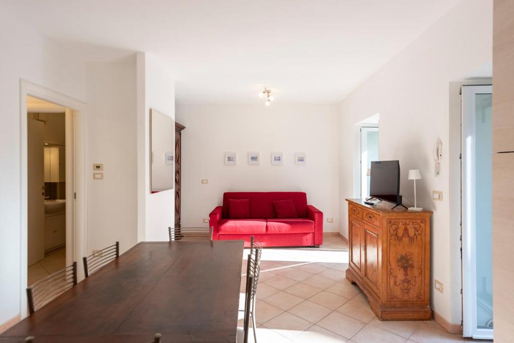 JOIVY Sunny Family Flat with Private Garden & Parking 7