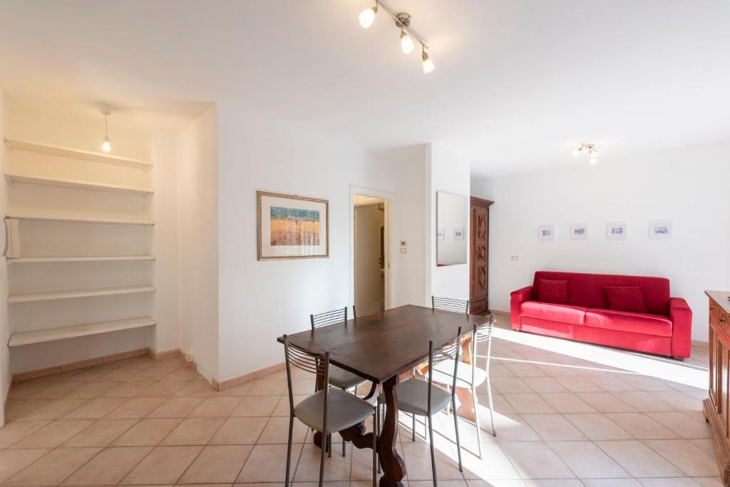 JOIVY Sunny Family Flat with Private Garden & Parking 8