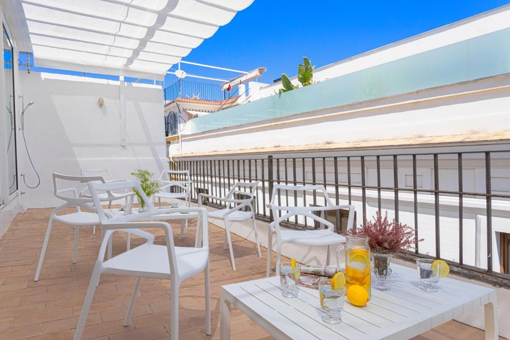 Genteel Home Mateos Gago Terrace VI 4