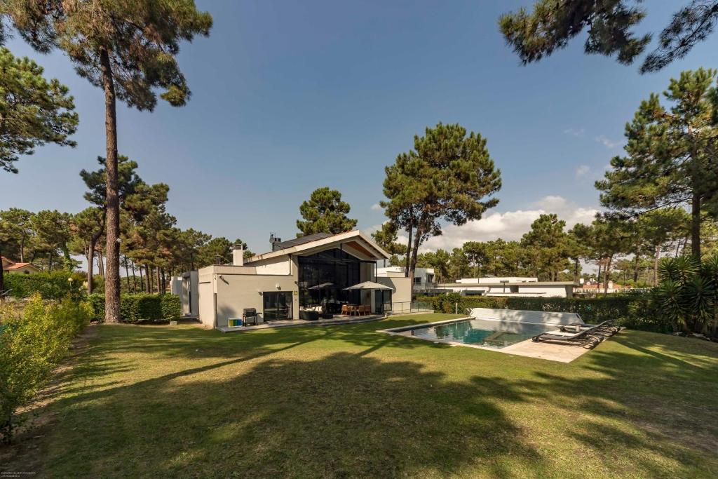 Belart Luxury Villa with Pool Golf and Beach 4