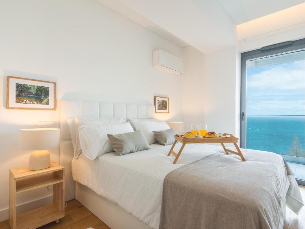 Glamorous Apartment by Atlantic Holiday 8