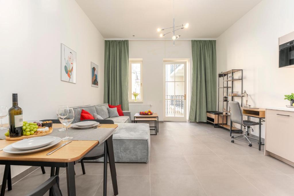 Oomph Apartments 3
