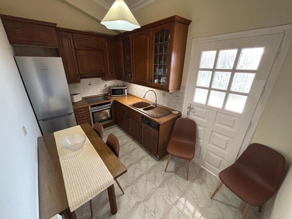 Athinas House 4