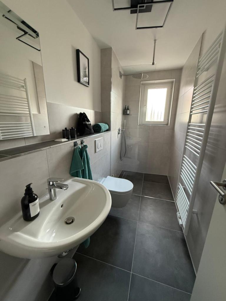 Apartment 2 Chic Chamber 3