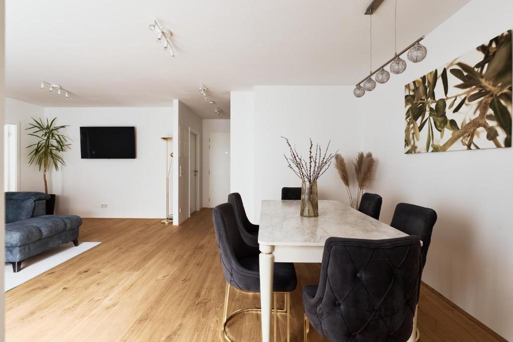 Symphony Apartments Vienna - Garden, Terrace and Grill 6