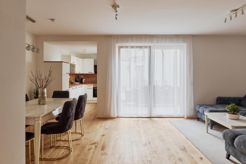 Symphony Apartments Vienna - Garden, Terrace and Grill 7