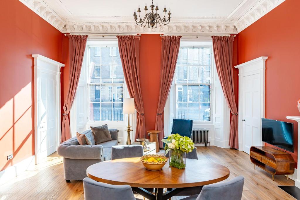 Dragon Suites Luxury Apartments at 9 Albyn Place 7
