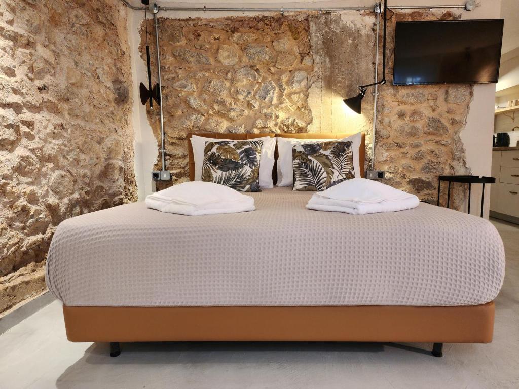 Emerald House Rooftop & Stylish Apartments In Central Athens 6