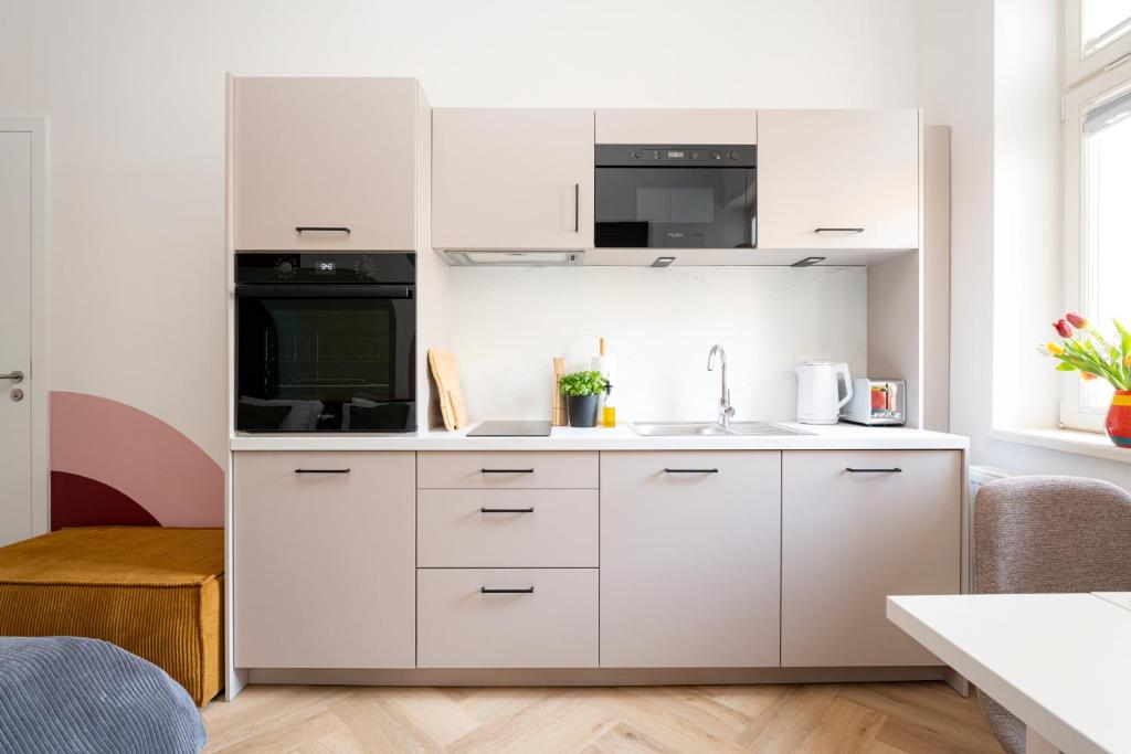 Oomph Apartments 5