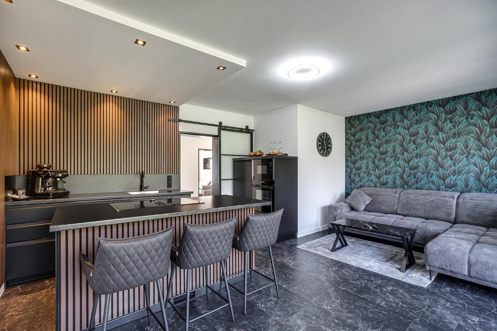 George Apartment 6