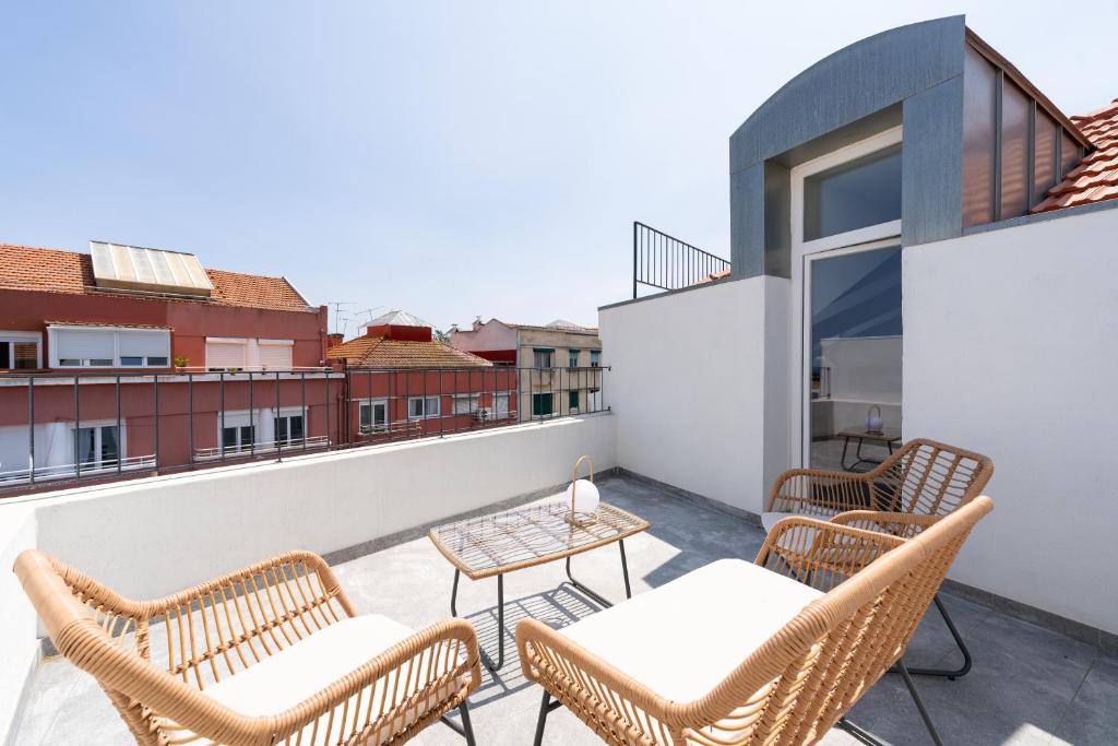 Sunny Lisbon Apartments by Soulplaces 7