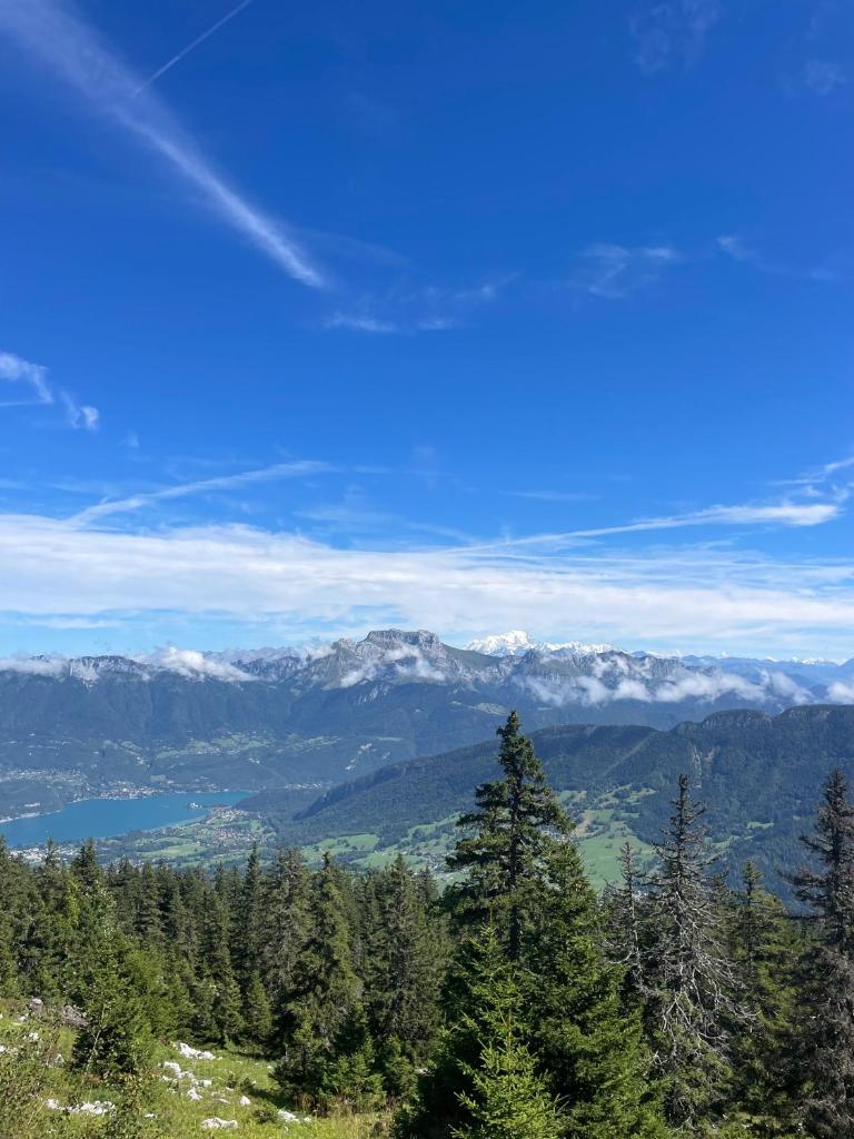 Photo de la galerie de l'établissement Eco Bivouac village igloos Annecy - LE SEMNOZ - à 20 minutes d'Annecy, à Annecy