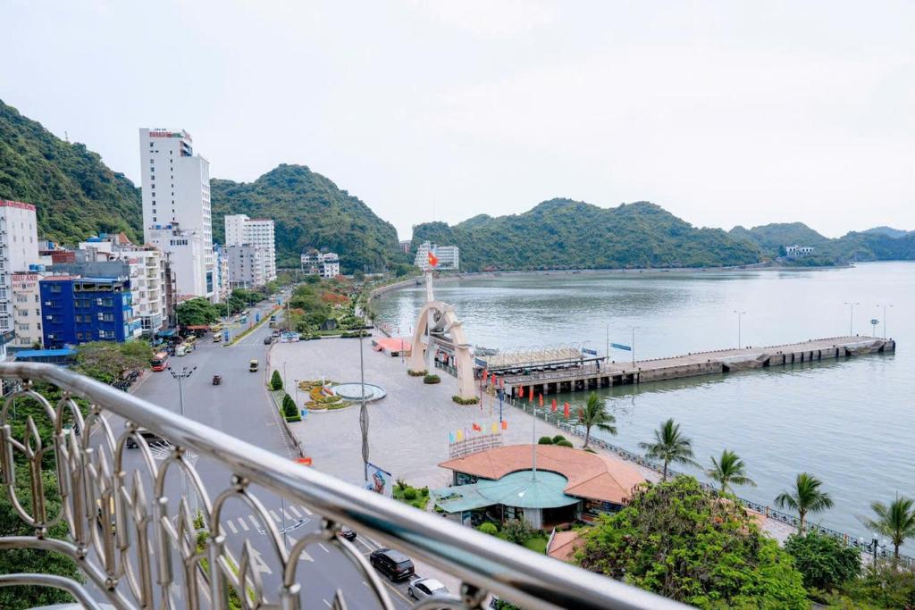 Private Balcony Hotel