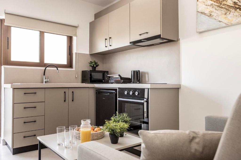 SEVIS SUITES 6