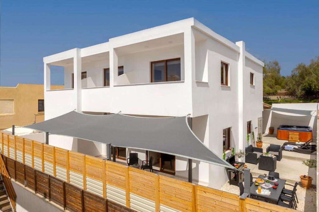 SEVIS SUITES 1