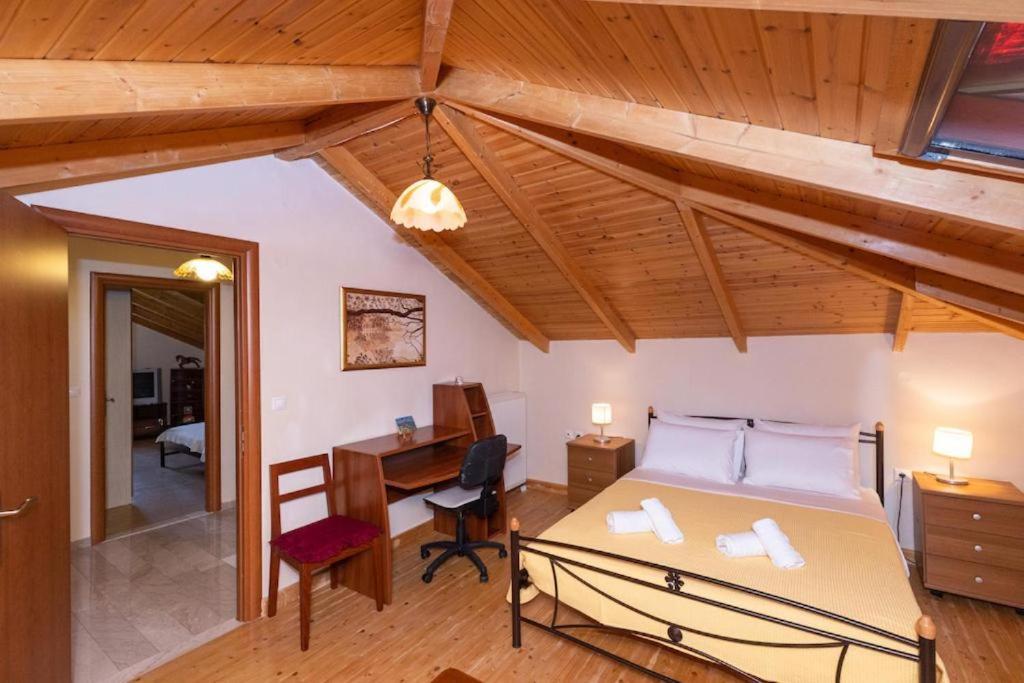 Monica's Country House 2