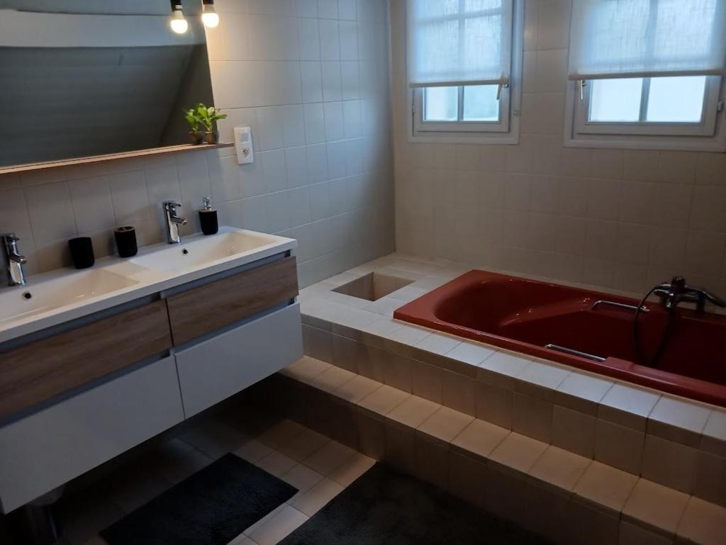 Maison familiale avec piscine 3
