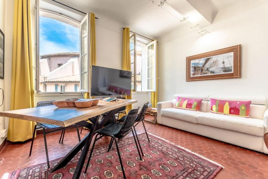 Le Seillon l Perfect Location l Shellter Rentals 7