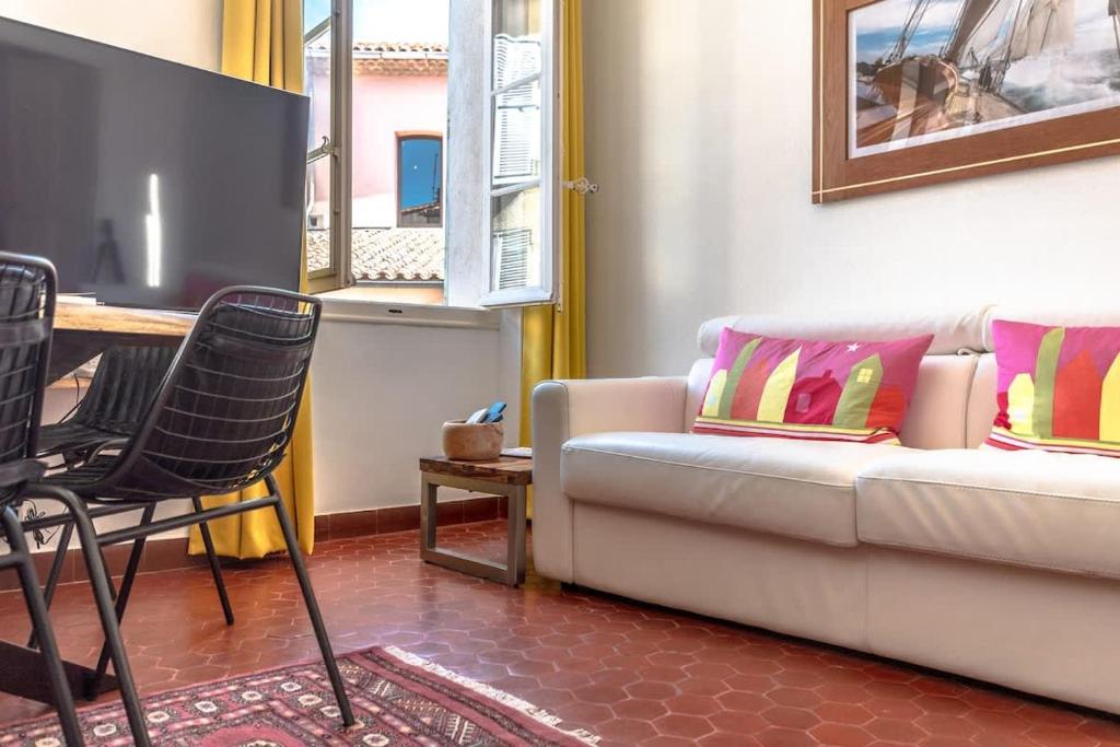 Le Seillon l Perfect Location l Shellter Rentals 5