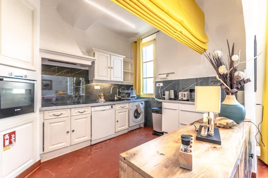 Le Seillon l Perfect Location l Shellter Rentals 2