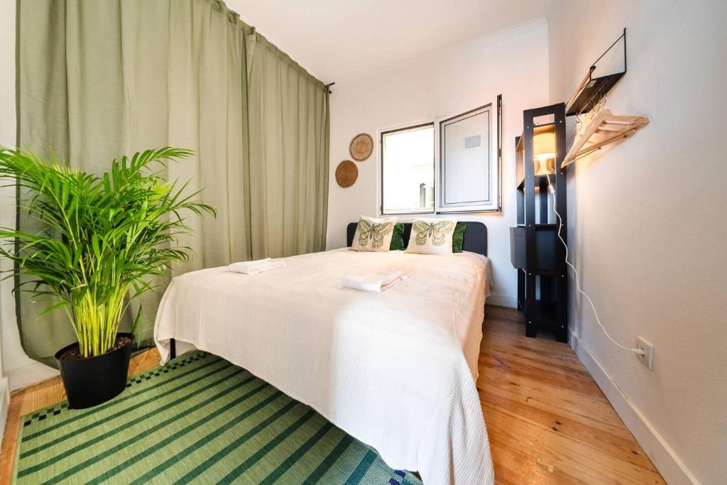 Riverfront Elegance 41BR Spacious Retreat 6