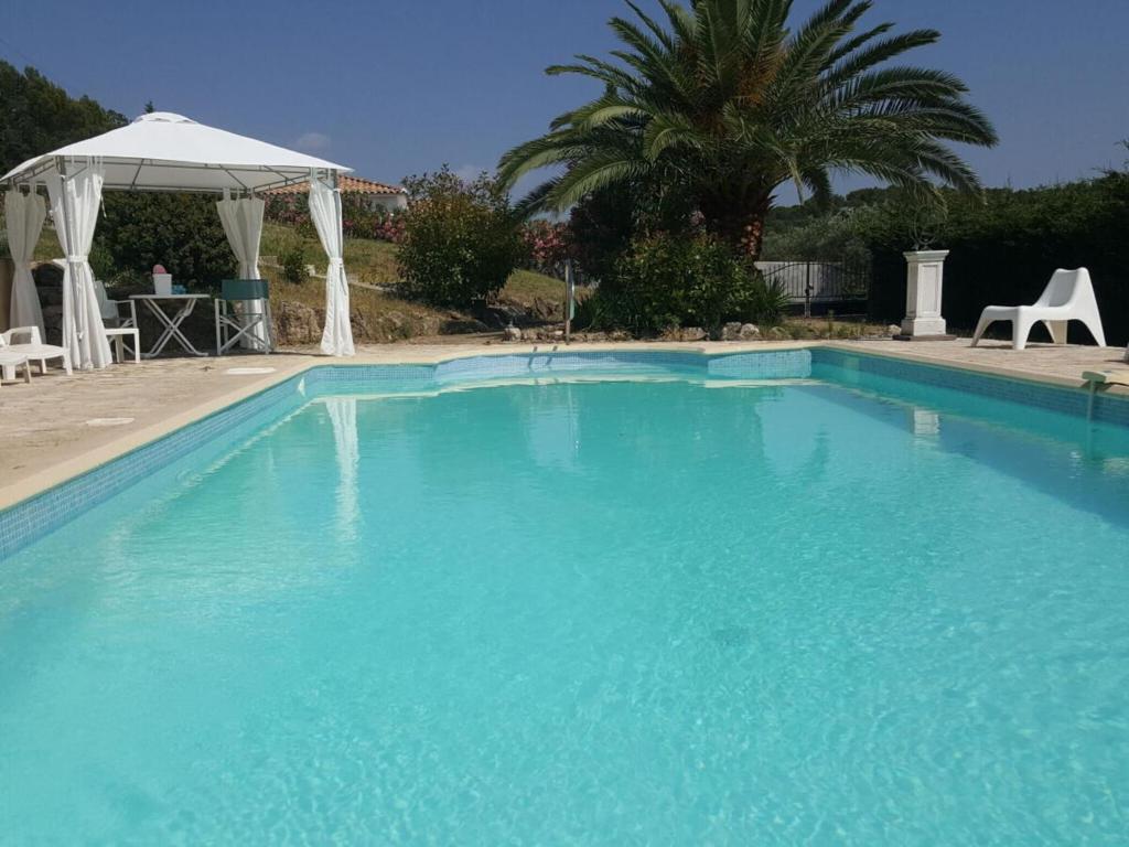 Photo de la galerie de l'établissement Holiday home in Lorgues with swimming pool, à Lorgues