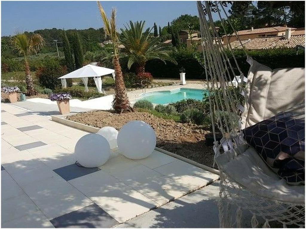 Photo de la galerie de l'établissement Holiday home in Lorgues with swimming pool, à Lorgues