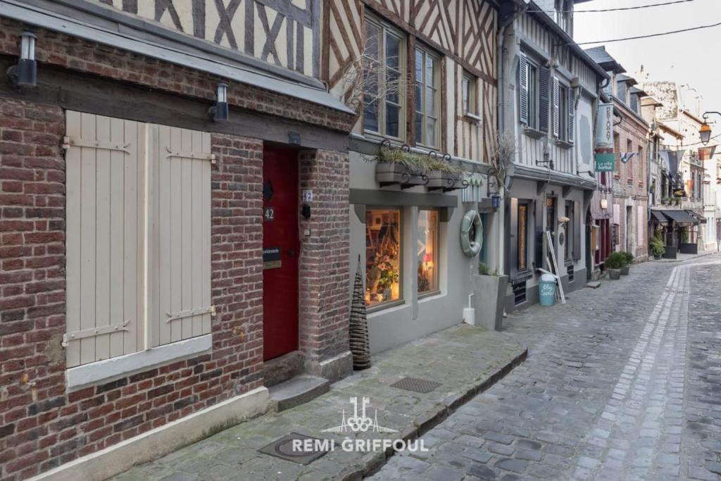 Confidentielle House Historic City Center 4 Guests 2
