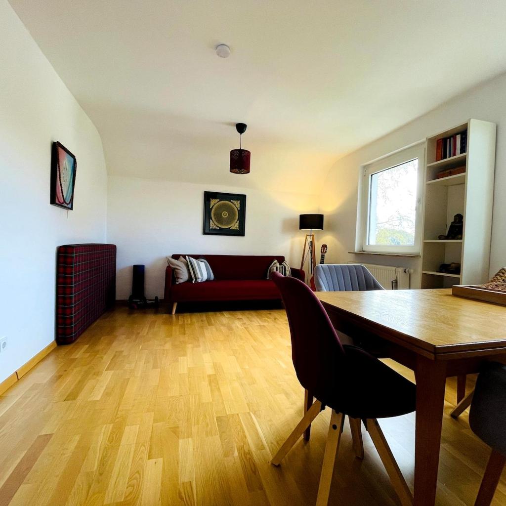 Gemütliche Yoga-Wohnung, Ruhig, City & Stadionnähe 1
