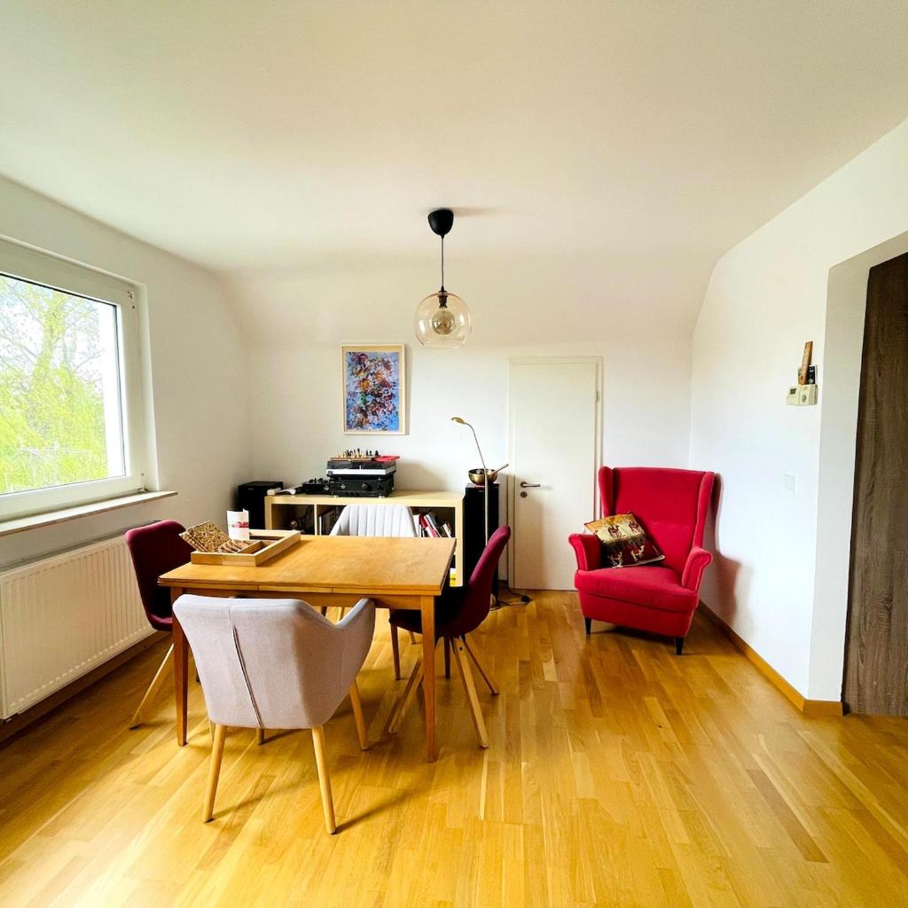 Gemütliche Yoga-Wohnung, Ruhig, City & Stadionnähe 4
