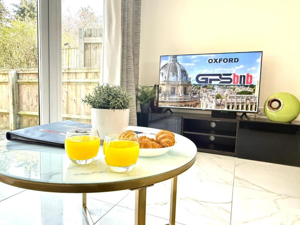 Luxury 2-Bedroom Apartment 2 5