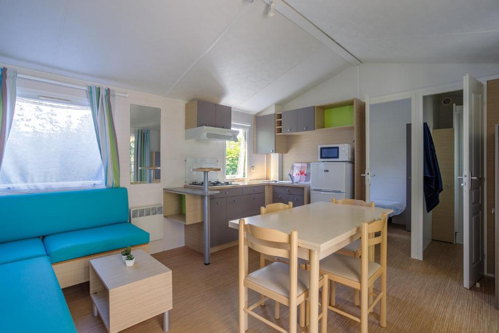 Photo de la galerie de l'établissement Camping Ushuaïa Villages Le Parc de la Grève, à LʼAiguillon-sur-Vie