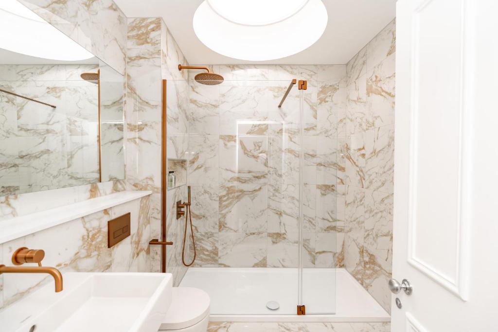 Dragon Suites Luxury Apartments at 9 Albyn Place 3