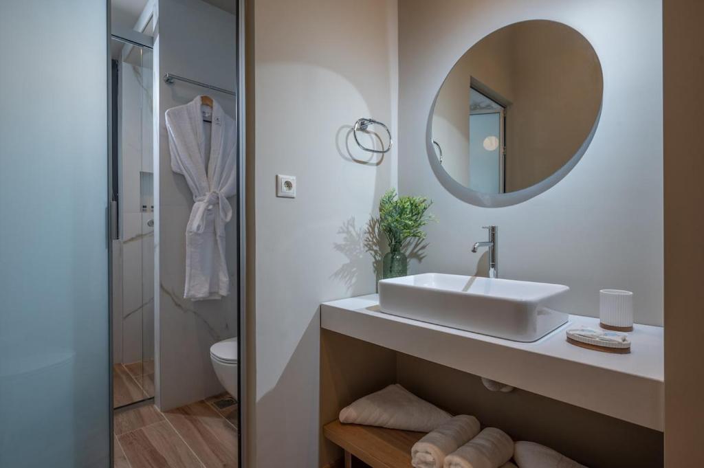 Iraklion Center Sea View Apartment 8