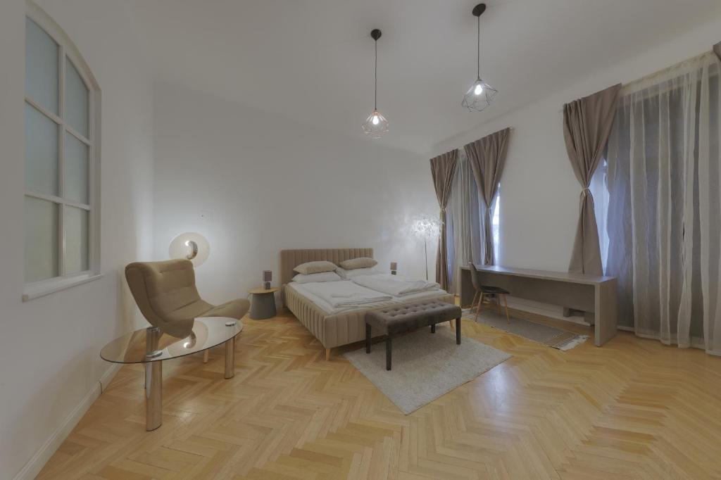 Beautiful condo at the Old Town 7