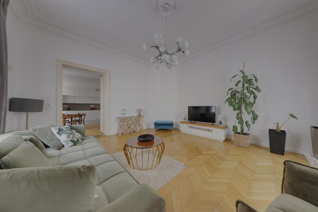 Beautiful condo at the Old Town 5