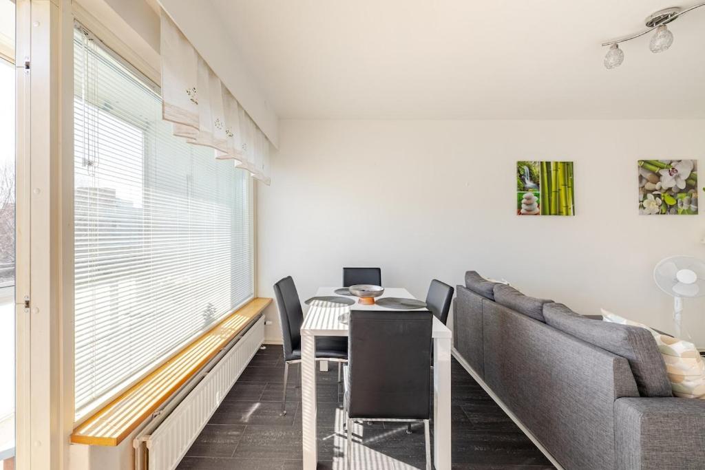 Helsinki, Private free parking, super easy to city centre and airport 6