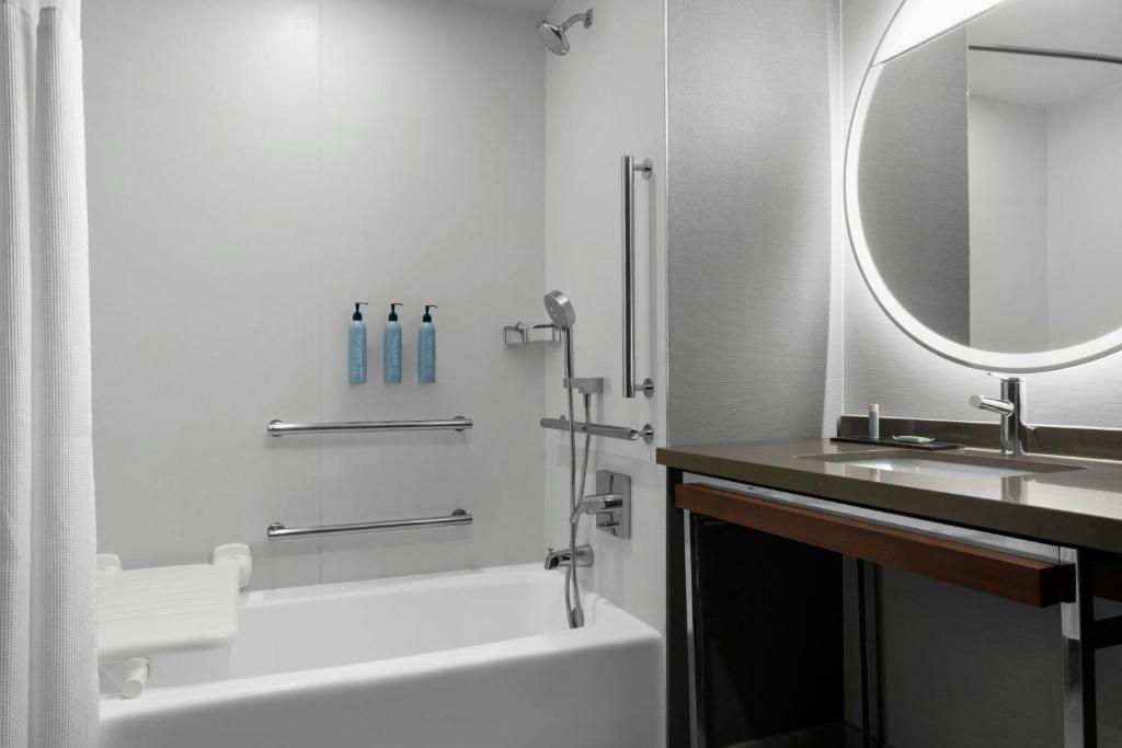 Four Points by Sheraton San Jose Airport Image