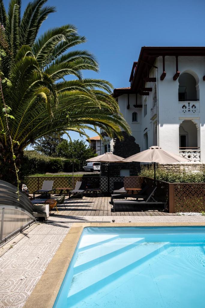 Résidence Château d'Acotz - Appartements avec piscine à 300m des Plages & Océan